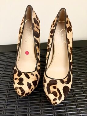 Jessica Simpson Leopard-Print Pumps in Tan and Brown